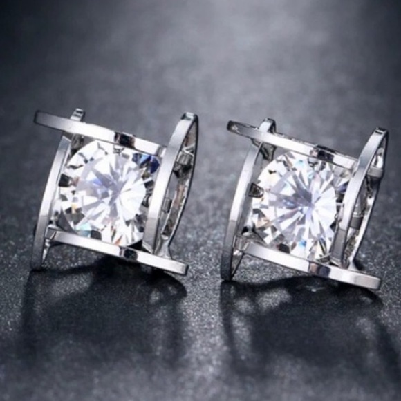 NEW Silver Solitaire Caged Diamond Stud Earrings - Picture 2 of 8